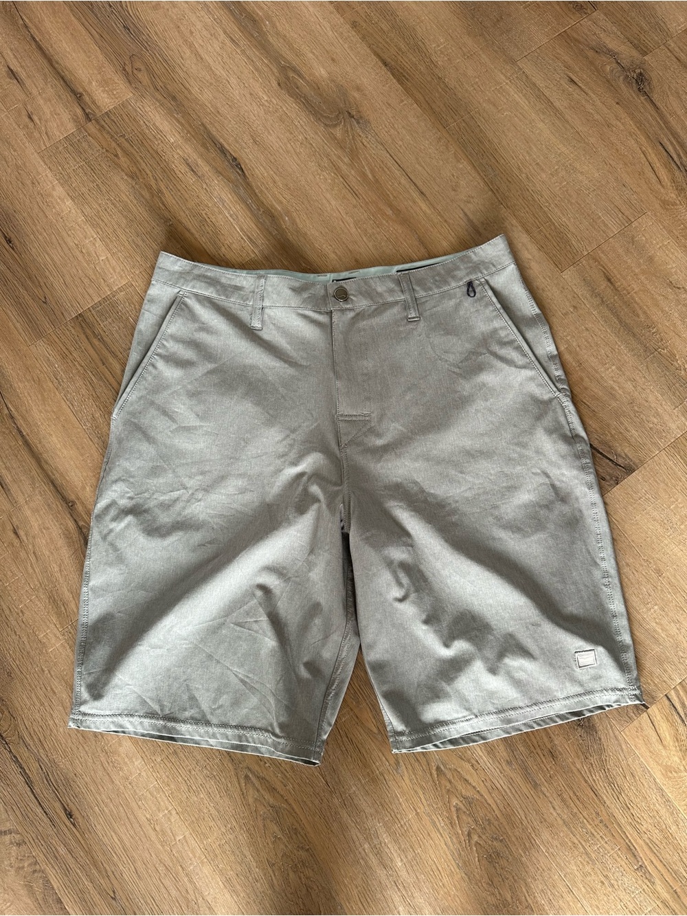 COVA SALTY DOG "SURF N TURF" Gray Stretch Performance Hybrid Shorts Size 34